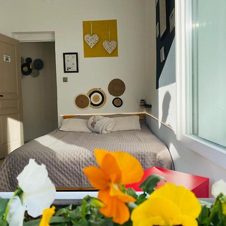 Chambre Privee Au Coeur De Calais Bagian luar foto