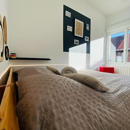Chambre Privee Au Coeur De Calais Bagian luar foto