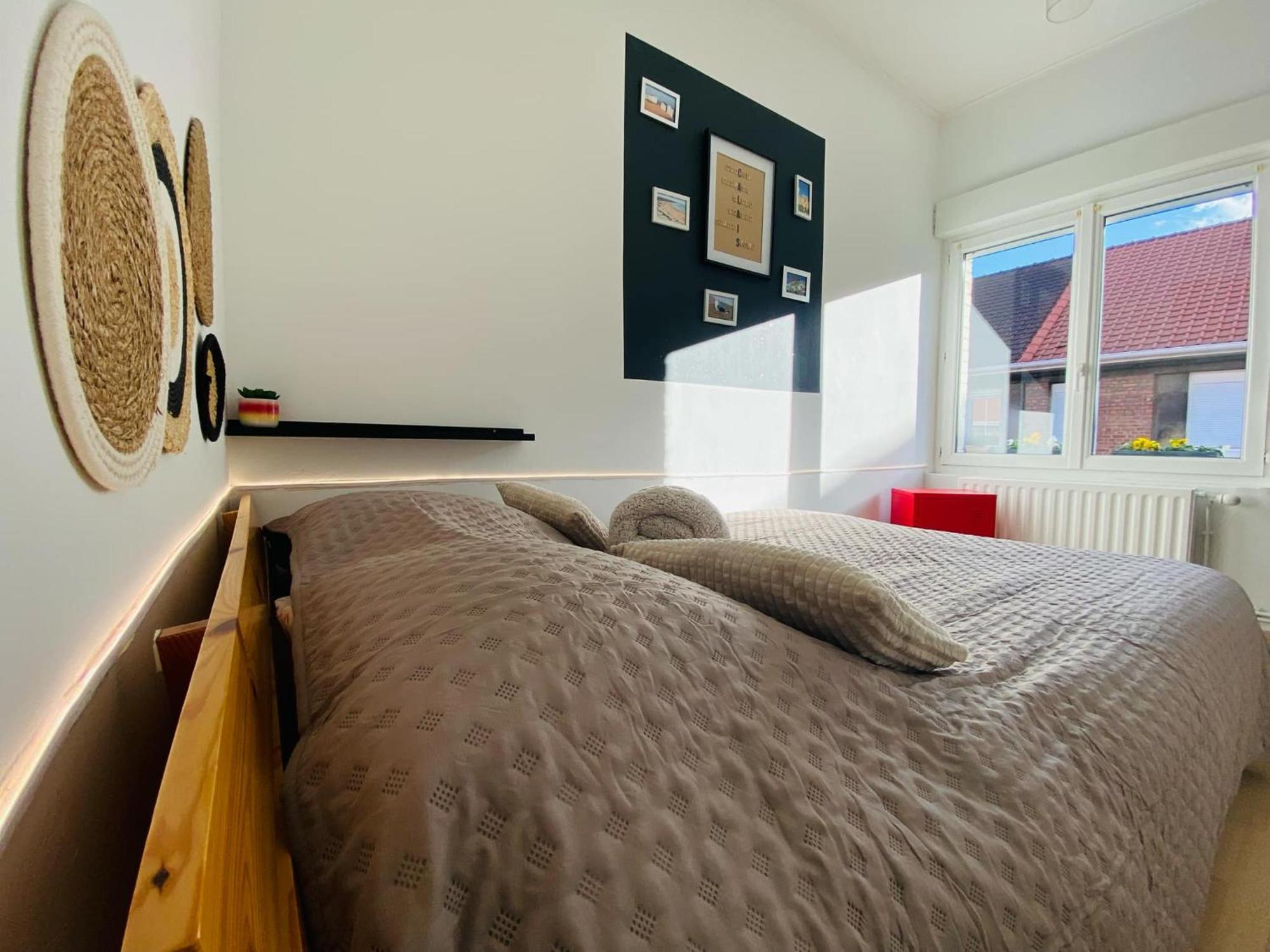 Chambre Privee Au Coeur De Calais Bagian luar foto