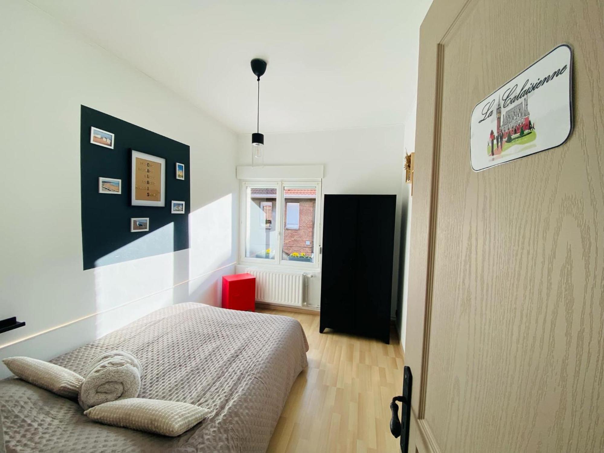 Chambre Privee Au Coeur De Calais Bagian luar foto
