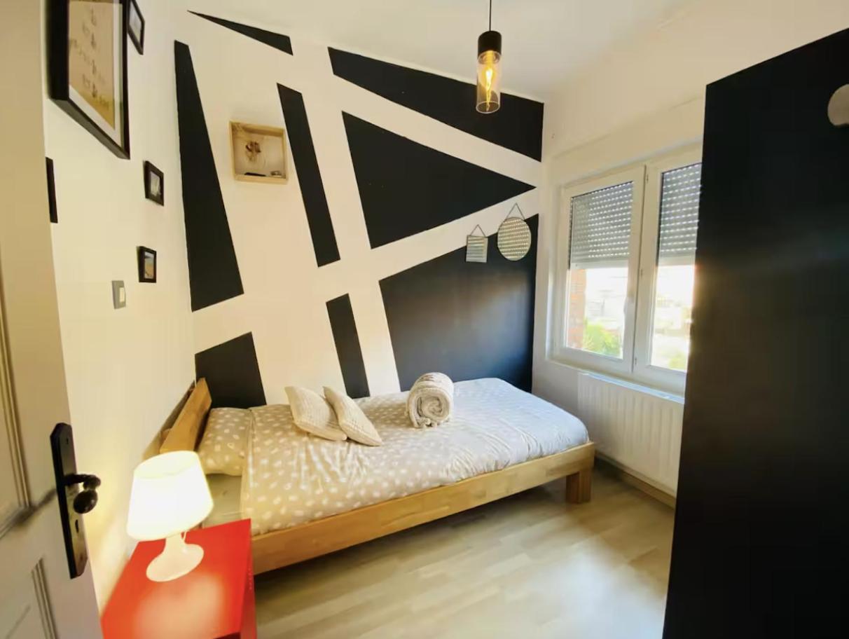 Chambre Privee Au Coeur De Calais Bagian luar foto